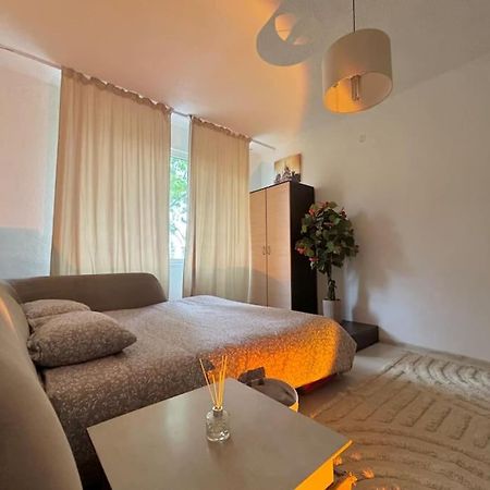 Deluxe Plovdiv Apartamento Exterior foto